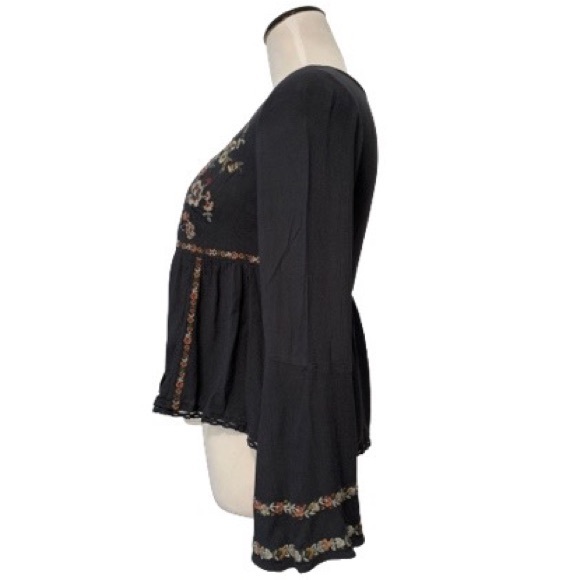 SOLD American Eagle Outfitters grey embroidered boho bell sleeve blouse. Size XS - Picture 6 of 10